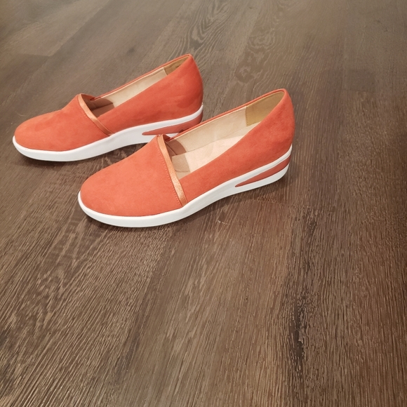 New never worn reaction by kenneth Cole slip ons - Picture 2 of 4